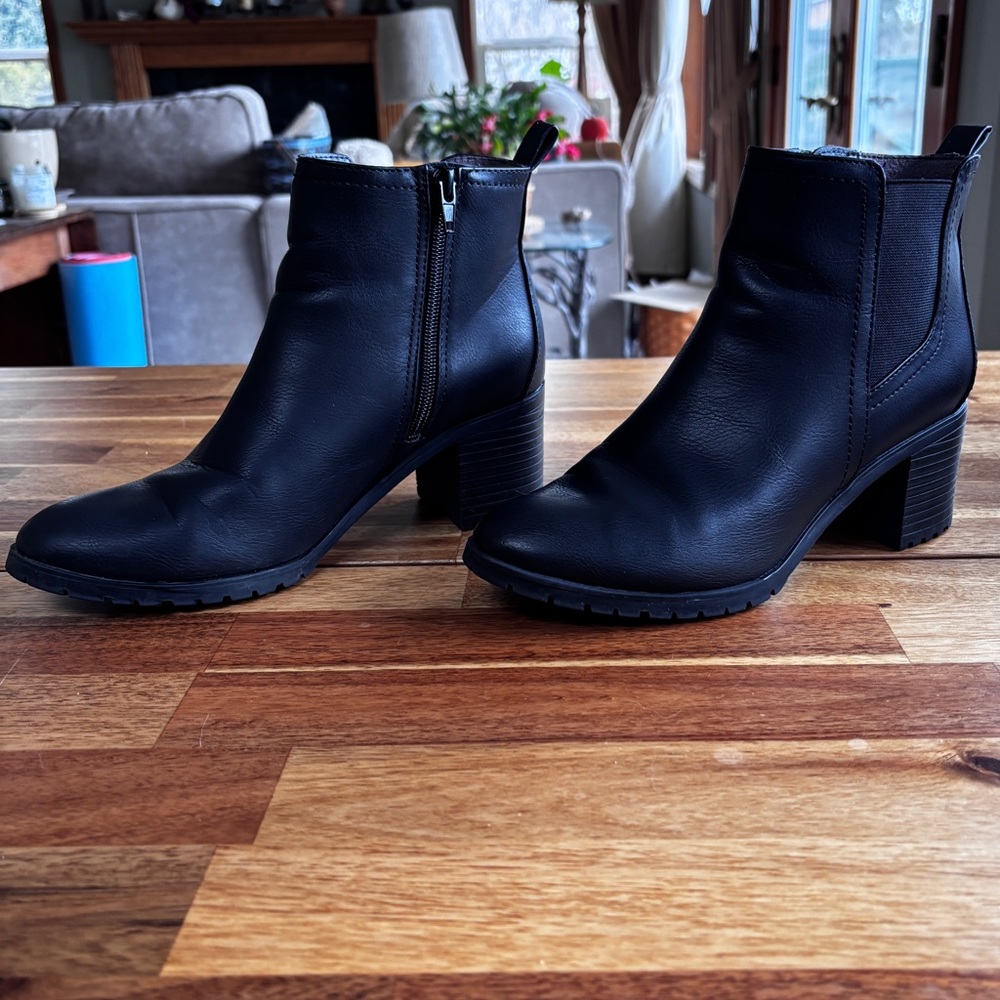 Life Stride Black Ankle Booties